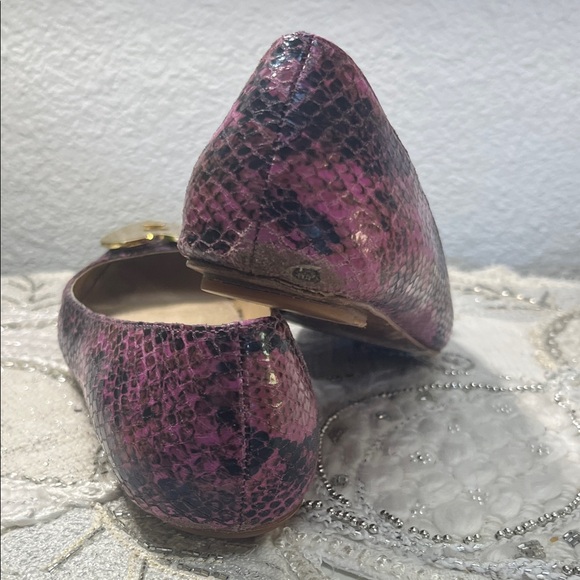 DVF Heart-Embellished Fushia Python Flats - Picture 8 of 16